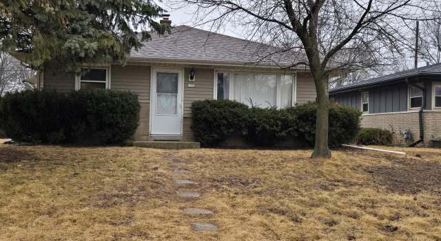 Photo of 1908 W Mill Rd, Glendale, WI 53209