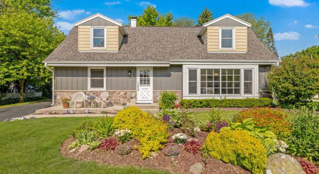 Photo of 6037 N Elm Tree Rd, Glendale, WI 53217