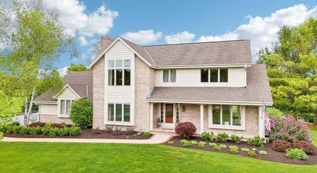 Photo of W233S4940 Woodchuck Ln, Waukesha, WI 53189