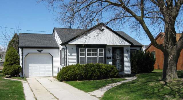 Photo of 2232 Plymouth Ln, Sheboygan, WI 53081