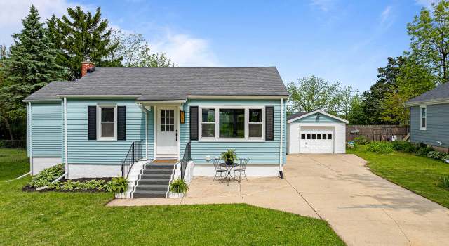 Photo of 3151 E Barry Dr, Lake Geneva, WI 53147