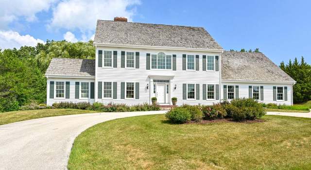 Photo of 200 E Ravine Dr, Mequon, WI 53092