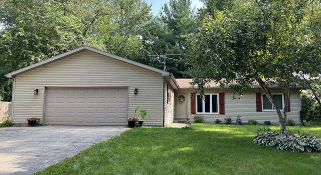 Photo of W5243 Aweogon Trl, Elkhorn, WI 53121