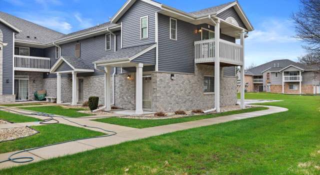 Photo of 410 W Aspen Dr #12, Oak Creek, WI 53154