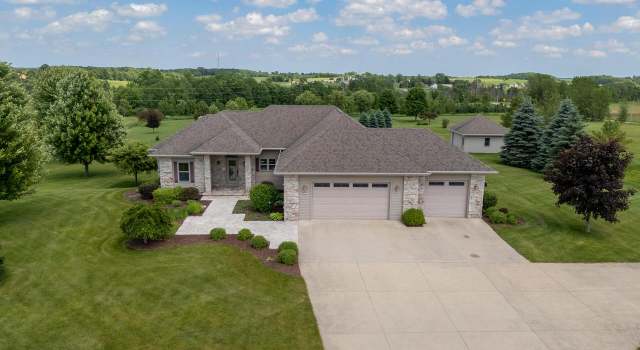 Photo of N731 Moraine Dr, Campbellsport, WI 53010