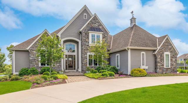 Photo of 7175 W Oakview Ct, Mequon, WI 53092