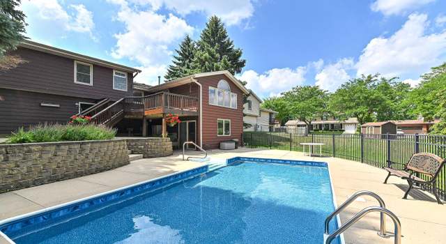 Photo of 1950 E Hickory Dr, Oak Creek, WI 53154