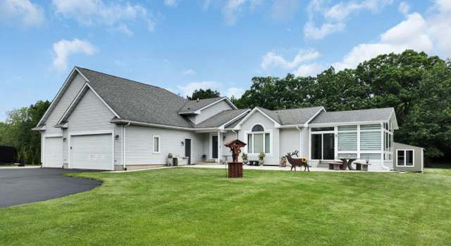 Photo of 26808 Malchine Rd, Waterford, WI 53185