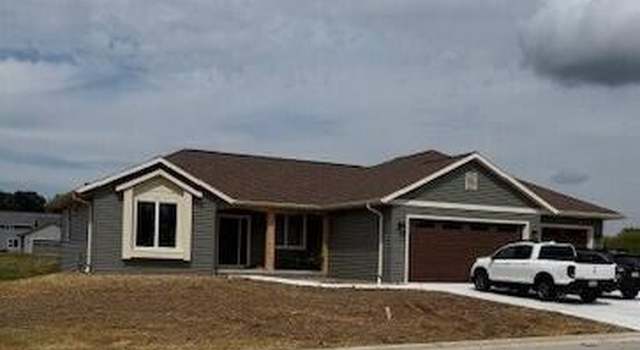 Photo of 421 Park Pl, Elkhart Lake, WI 53020