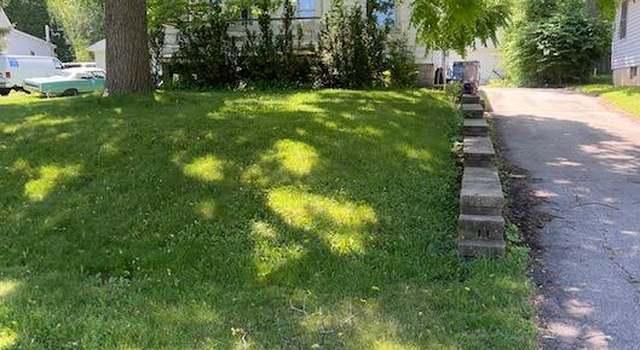 Photo of 2101 W Goldcrest Ave, Milwaukee, WI 53221