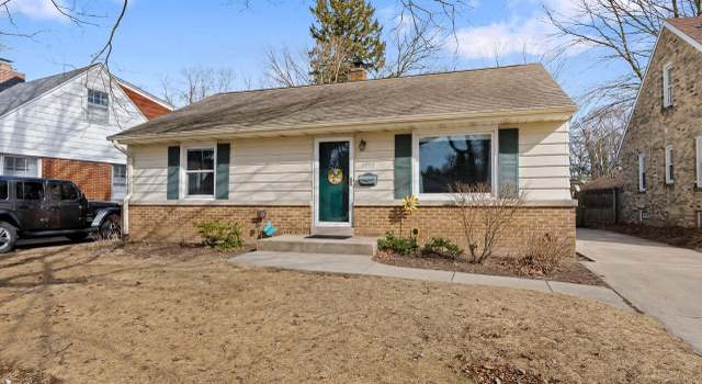 Photo of 5732 N Sievers Pl, Glendale, WI 53209