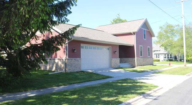 Photo of 113 W Henni St, Theresa, WI 53091