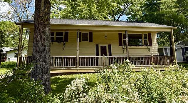 Photo of 442 Forest Dr, Fontana, WI 53125