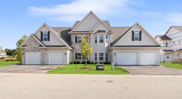 Photo of 1887 Woodland Way Unit 420-4, Slinger, WI 53086