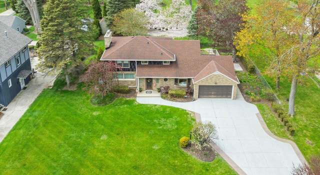Photo of 1416 Lake Dr, South Milwaukee, WI 53172