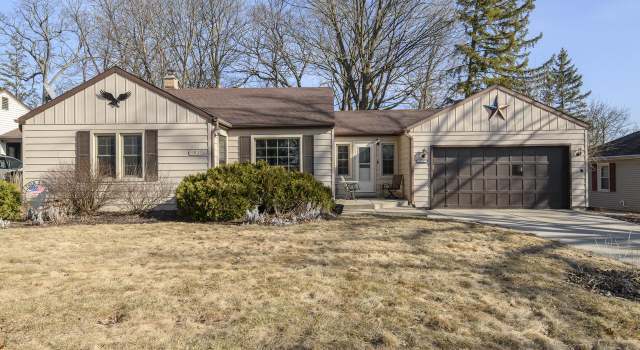 Photo of 11827 W Homewood Ave, Wauwatosa, WI 53226