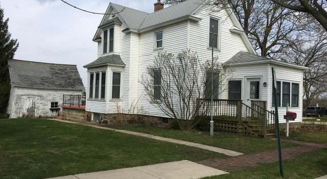 Photo of 122 N 2nd St, Delavan, WI 53115