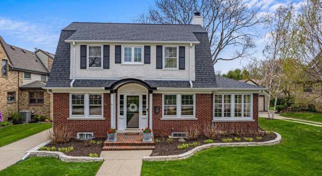 Photo of 6437 Betsy Ross Pl, Wauwatosa, WI 53213