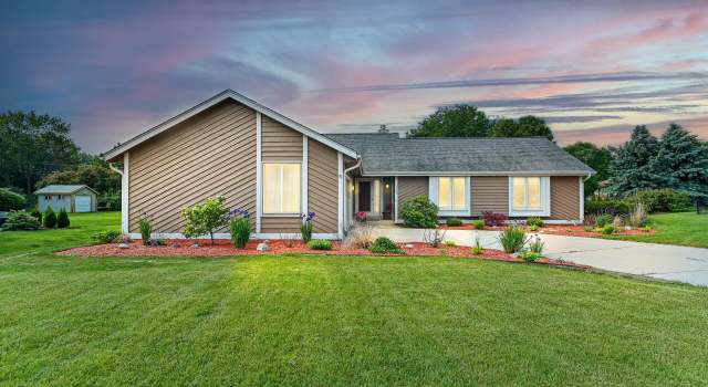Photo of 5261 Robinwood Ct, Hales Corners, WI 53130