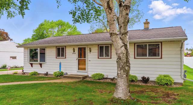 Photo of 2908 42nd St, Two Rivers, WI 54241