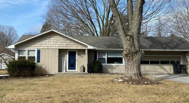 Photo of 843 Wildwood Pl, Oconomowoc, WI 53066