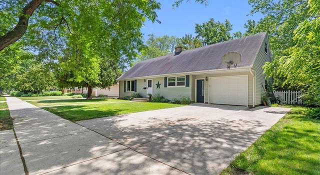 Photo of 419 W Monroe St, Port Washington, WI 53074
