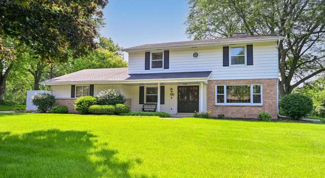 Photo of 8081 Fielding Ln, Greendale, WI 53129