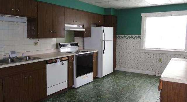Photo of 814 Kane St, La Crosse, WI 54603