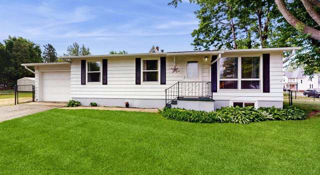 Photo of 125 W School St, Sharon, WI 53585