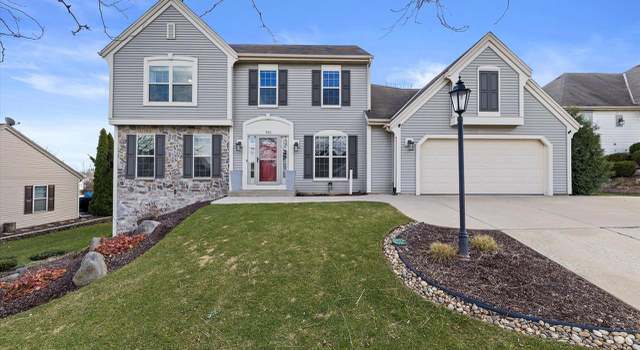 Photo of 911 Valley Hill Dr, Waukesha, WI 53189