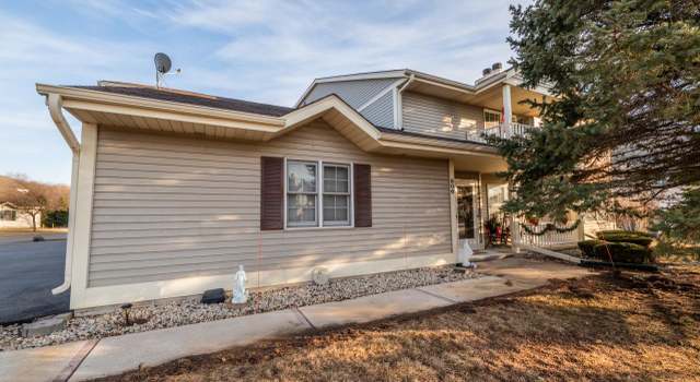 Photo of 806 Canterberry Ct Unit A, West Bend, WI 53090