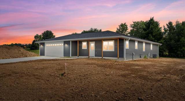 Photo of 90 Mcdermott Ct, Random Lake, WI 53075