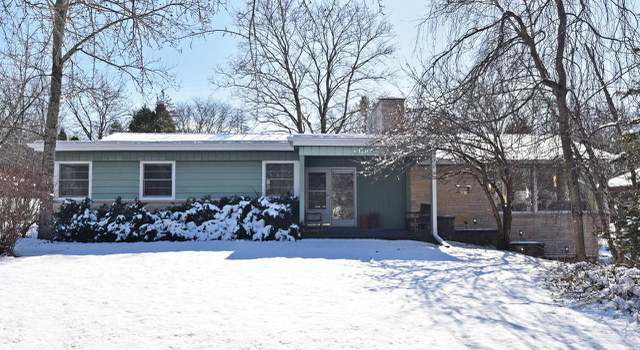 Photo of 5213 W Parkview Dr, Mequon, WI 53092