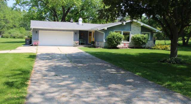 Photo of 11762 N Ridgeway Ave, Mequon, WI 53097