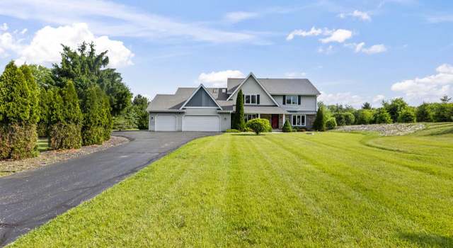 Photo of S38W32310 Green Briar Rd, Waukesha, WI 53189