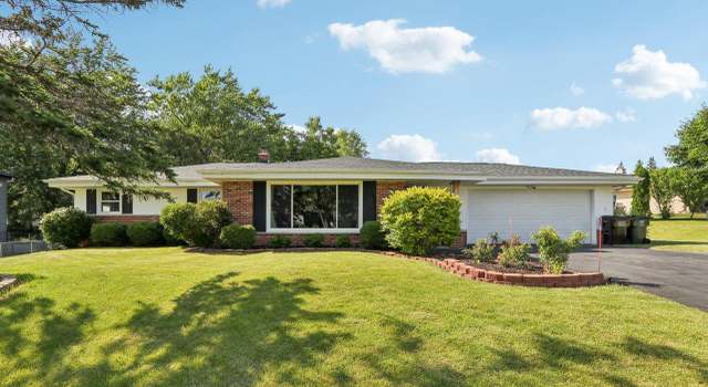 Photo of 12700 W Wilbur Dr, New Berlin, WI 53151