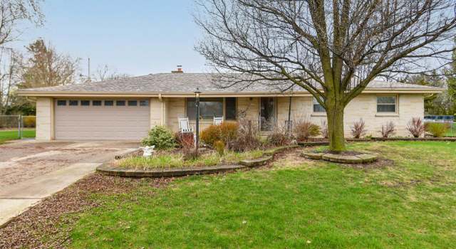 Photo of 8181 S Woodridge Dr, Oak Creek, WI 53154