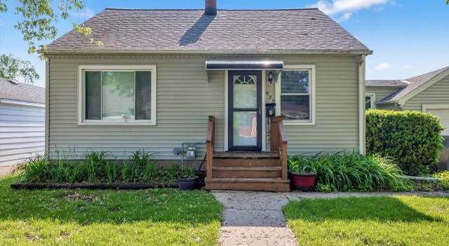 Photo of 932 S 86th St, West Allis, WI 53214