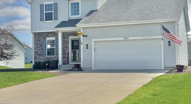 Photo of N7997 Woodland Ct, Ixonia, WI 53036