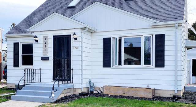 Photo of 2921 S 8th St, Sheboygan, WI 53081