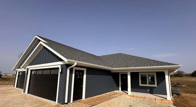 Photo of 552 Raybern Ct #19, Random Lake, WI 53075