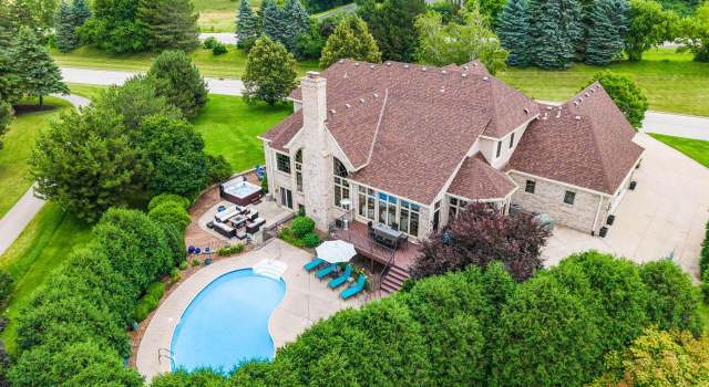 Photo of 1904 E Juniper Way, Hartland, WI 53029