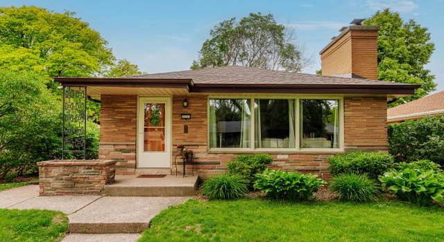 Photo of 2223 N 107th St, Wauwatosa, WI 53226