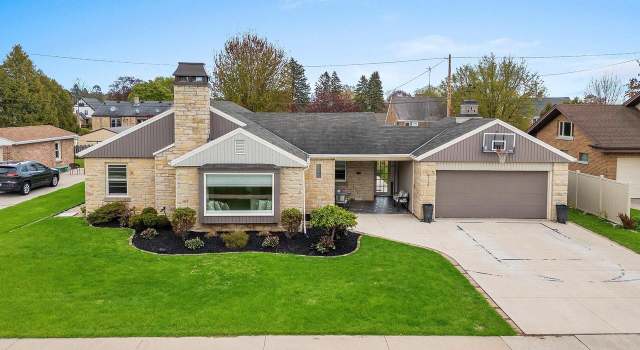 Photo of 1117 N 9th St, Manitowoc, WI 54220