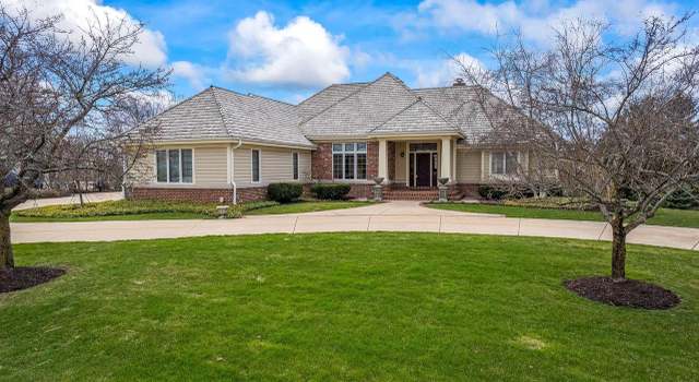 Photo of 903 N Bluespruce Cir, Hartland, WI 53029