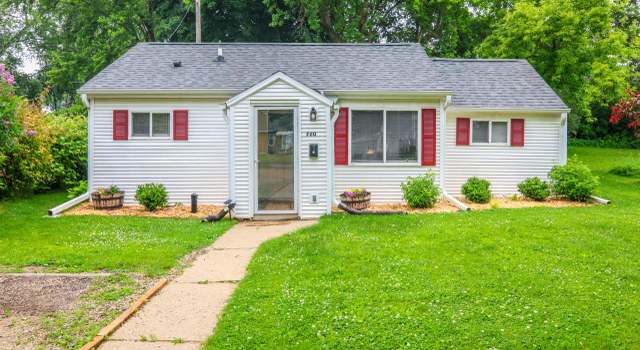 Photo of 720 De Clark St, Beaver Dam, WI 53916