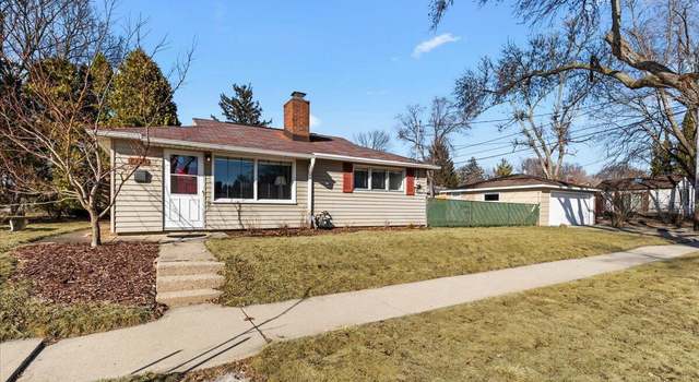 Photo of 8330 W Auer Ave, Milwaukee, WI 53222