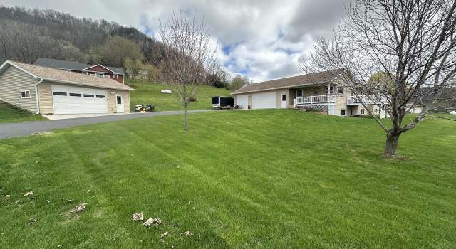 Photo of 100 Cactus Dr, Chaseburg, WI 54621