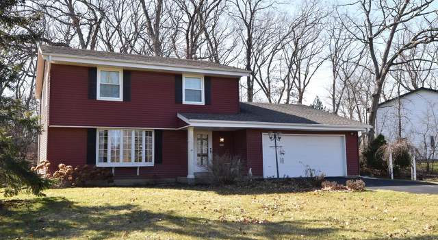 Photo of 8376 Greenbriar Rd, Waterford, WI 53185