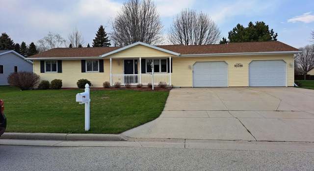 Photo of 627 Falcon Ln, Chilton, WI 53014